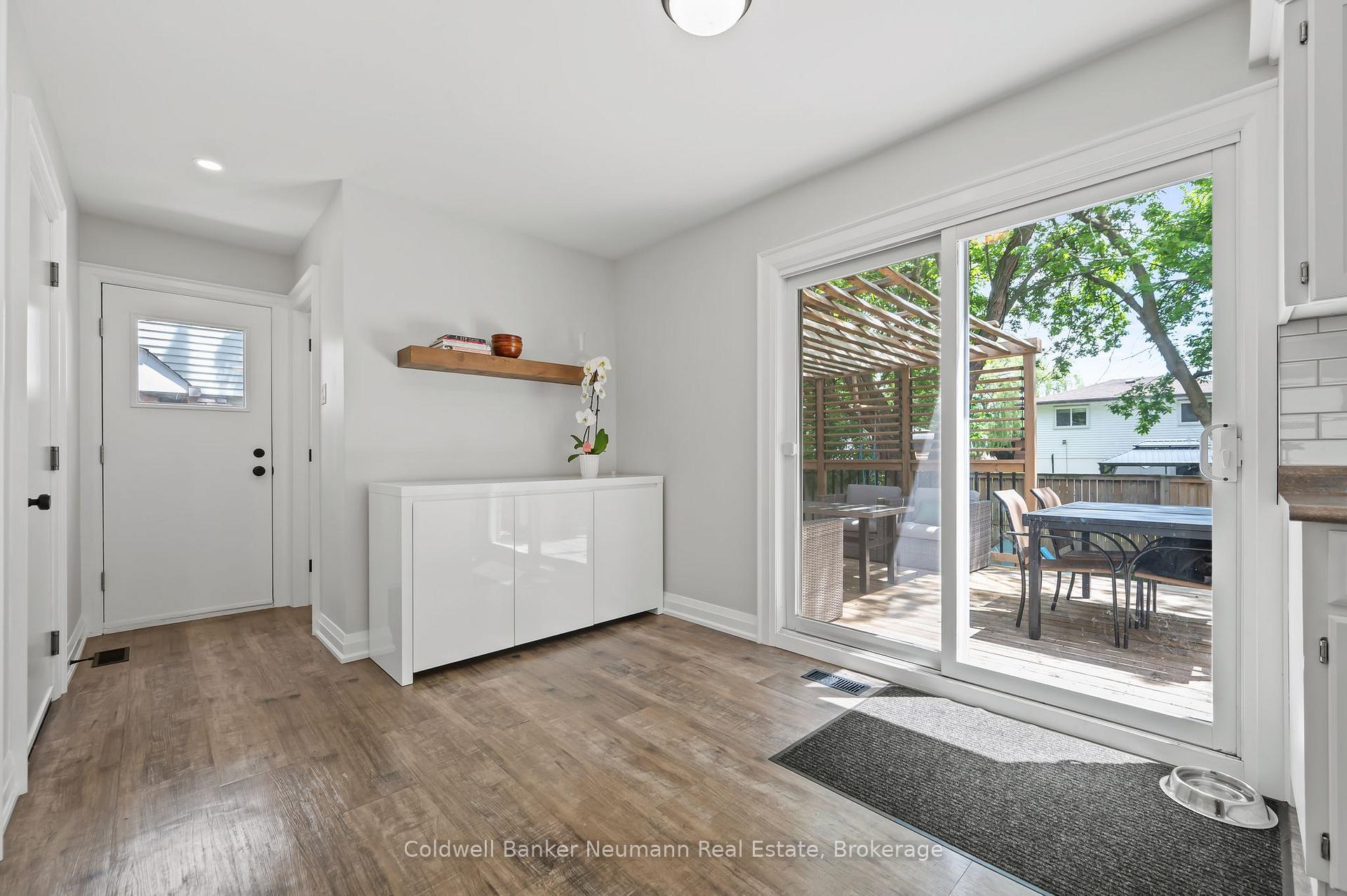 Photo 20 of 344 West Acres Drive, Guelph, Willow West/Sugarbush/West Acres — HOMEH