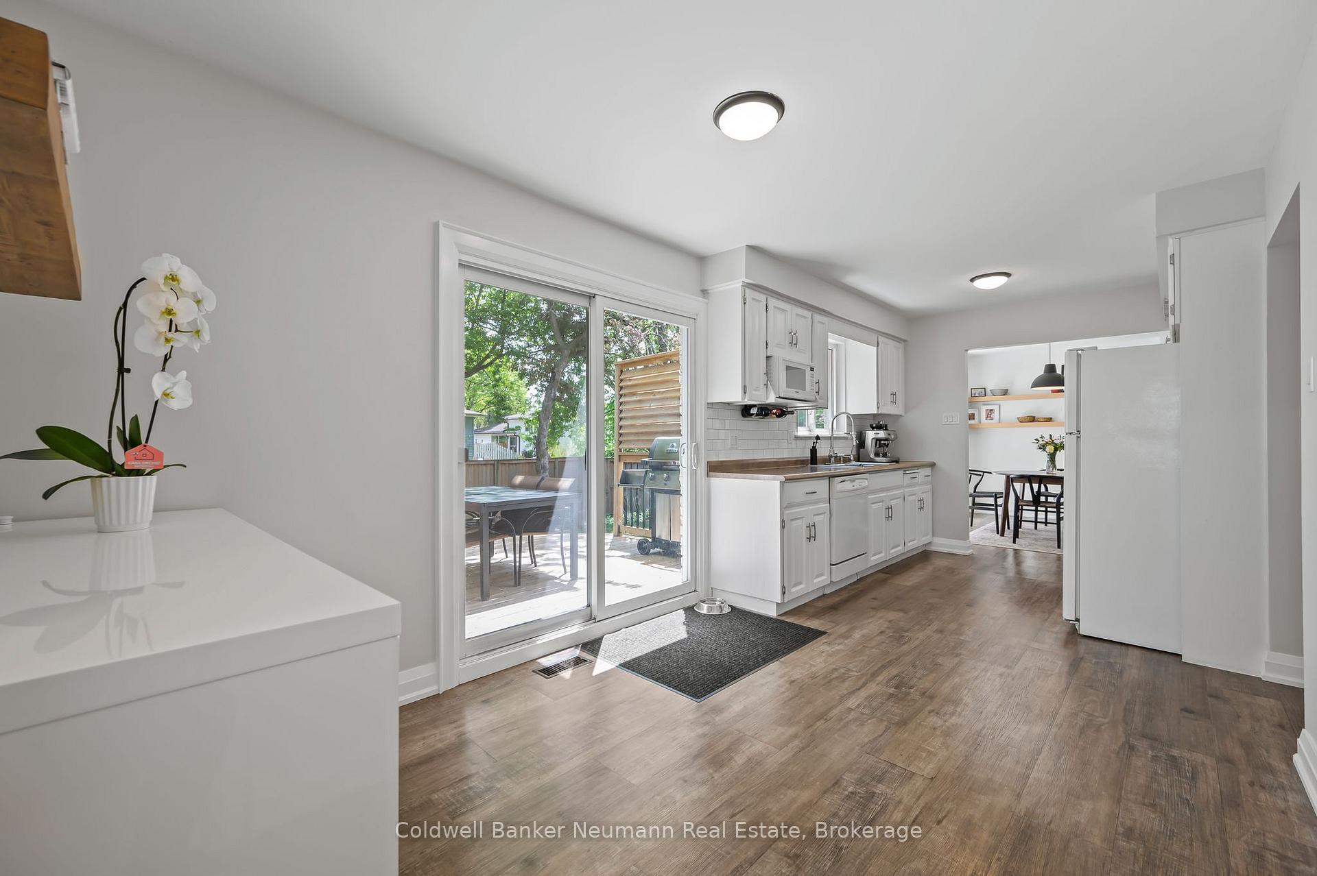 Photo 21 of 344 West Acres Drive, Guelph, Willow West/Sugarbush/West Acres — HOMEH
