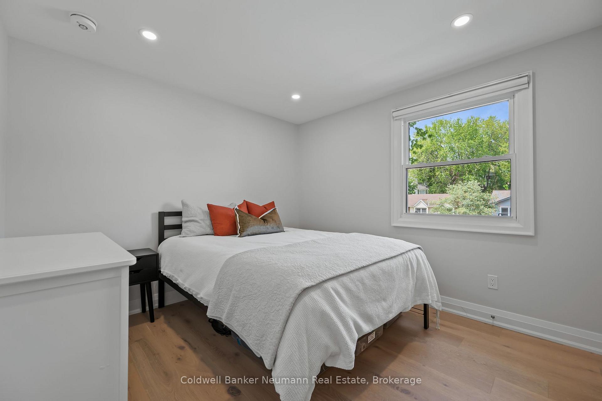 Photo 30 of 344 West Acres Drive, Guelph, Willow West/Sugarbush/West Acres — HOMEH