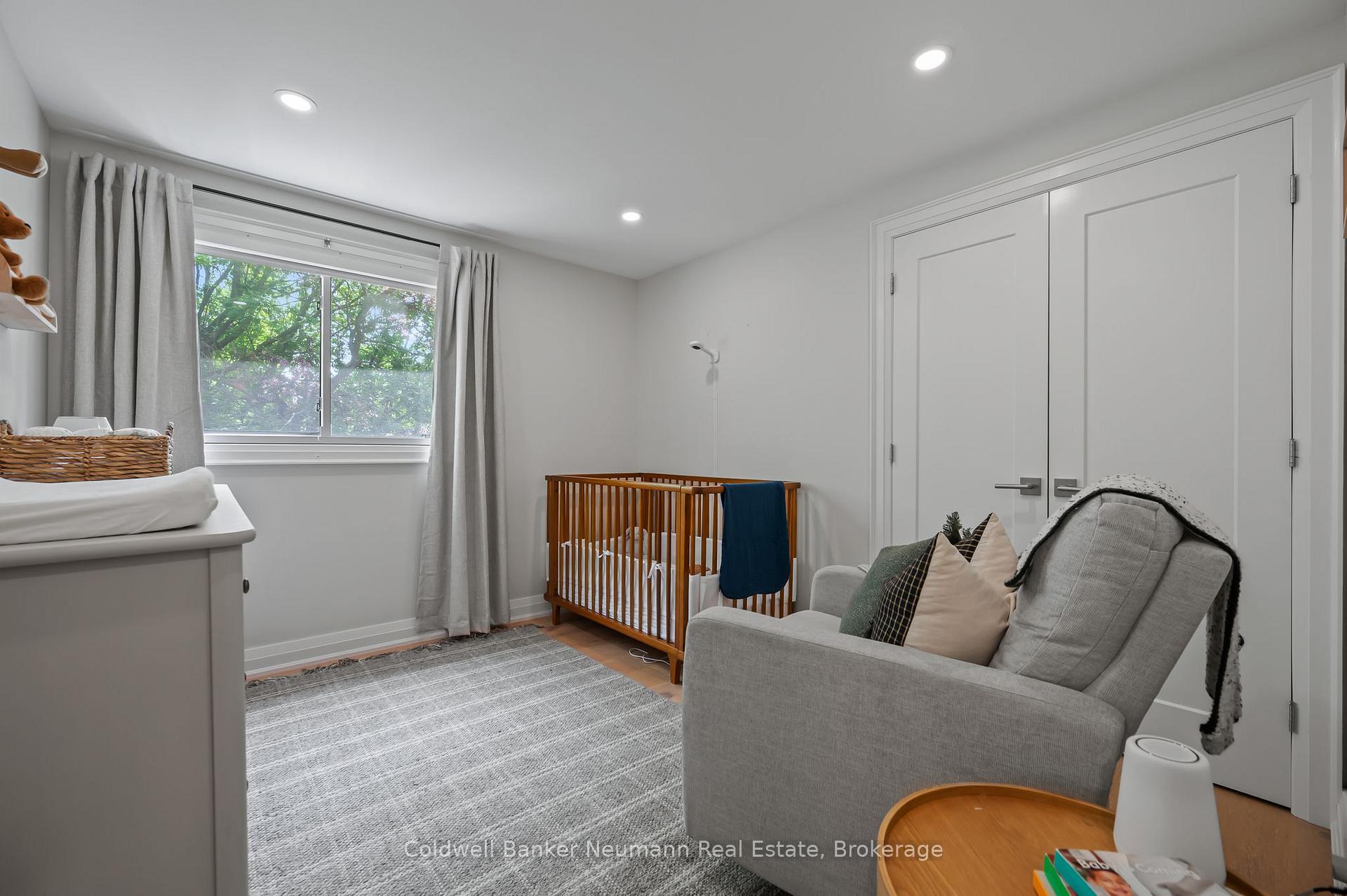 Photo 32 of 344 West Acres Drive, Guelph, Willow West/Sugarbush/West Acres — HOMEH