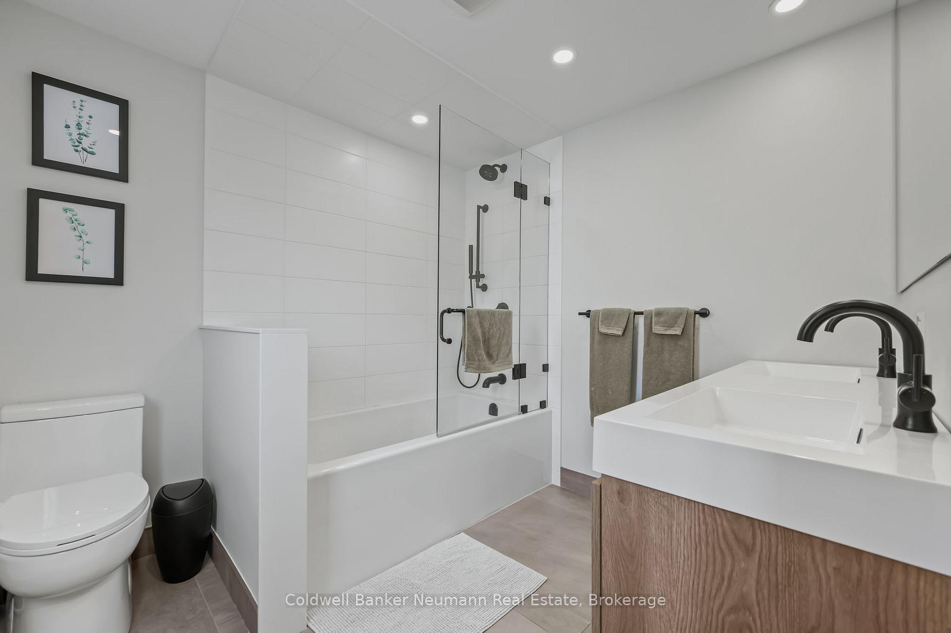 Photo 35 of 344 West Acres Drive, Guelph, Willow West/Sugarbush/West Acres — HOMEH