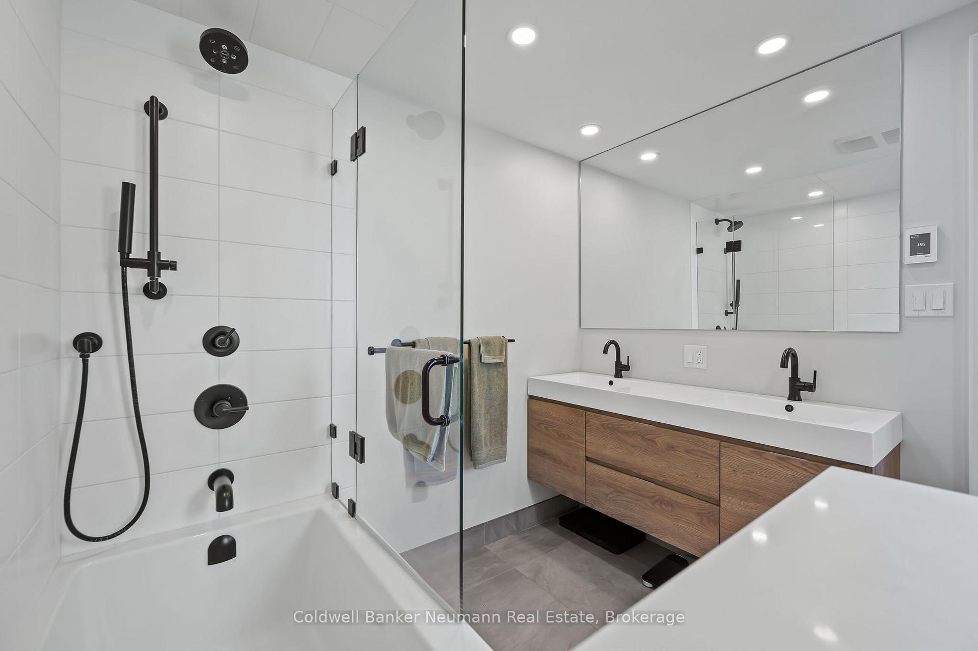 Photo 37 of 344 West Acres Drive, Guelph, Willow West/Sugarbush/West Acres — HOMEH