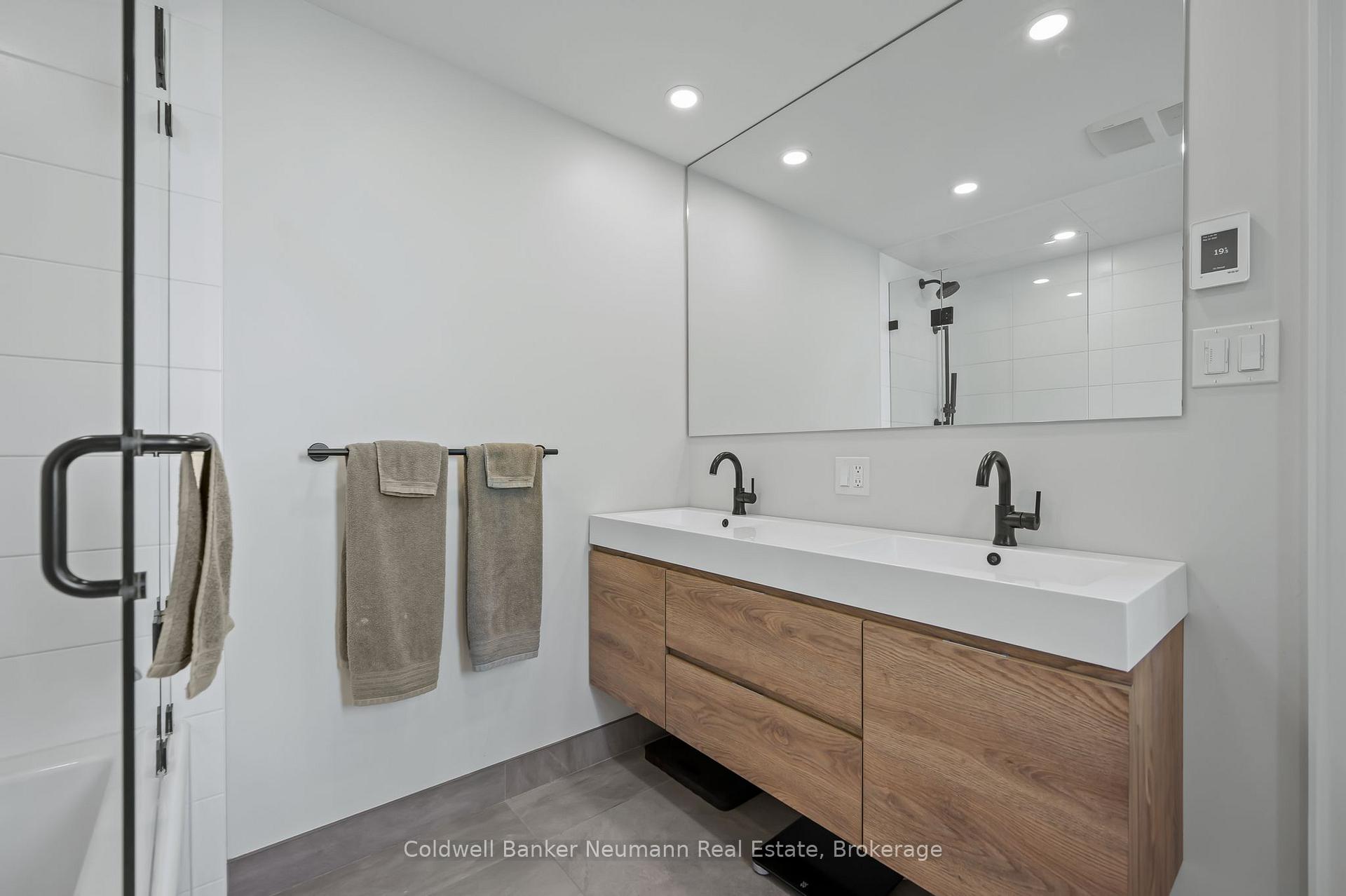 Photo 38 of 344 West Acres Drive, Guelph, Willow West/Sugarbush/West Acres — HOMEH