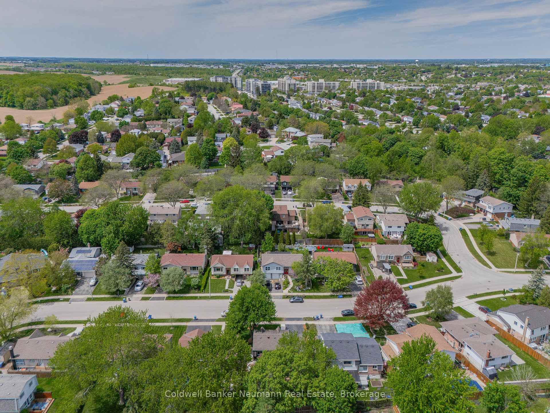 Photo 49 of 344 West Acres Drive, Guelph, Willow West/Sugarbush/West Acres — HOMEH