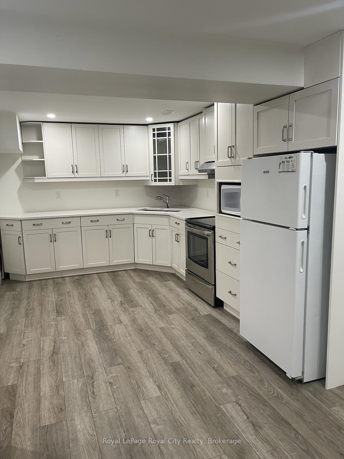 Photo 3 of Unit B, 126 Dumbarton Street, Guelph, Riverside Park — HOMEH