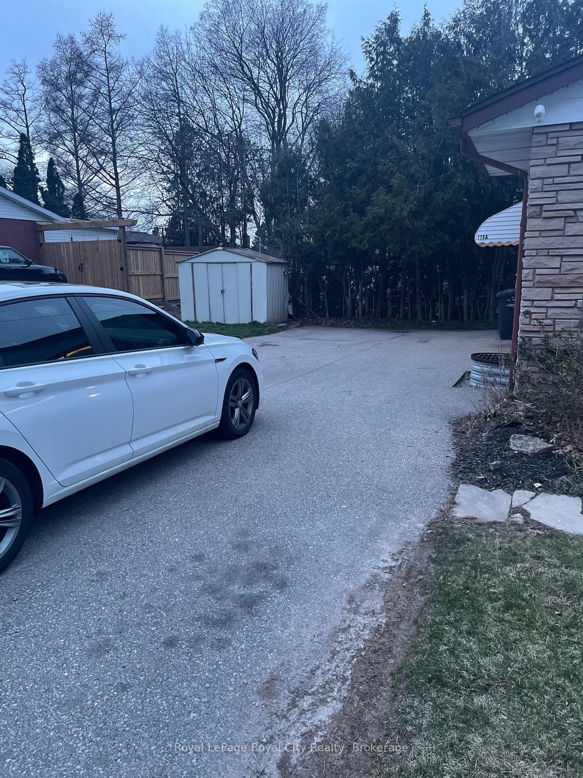 Photo 9 of Unit B, 126 Dumbarton Street, Guelph, Riverside Park — HOMEH