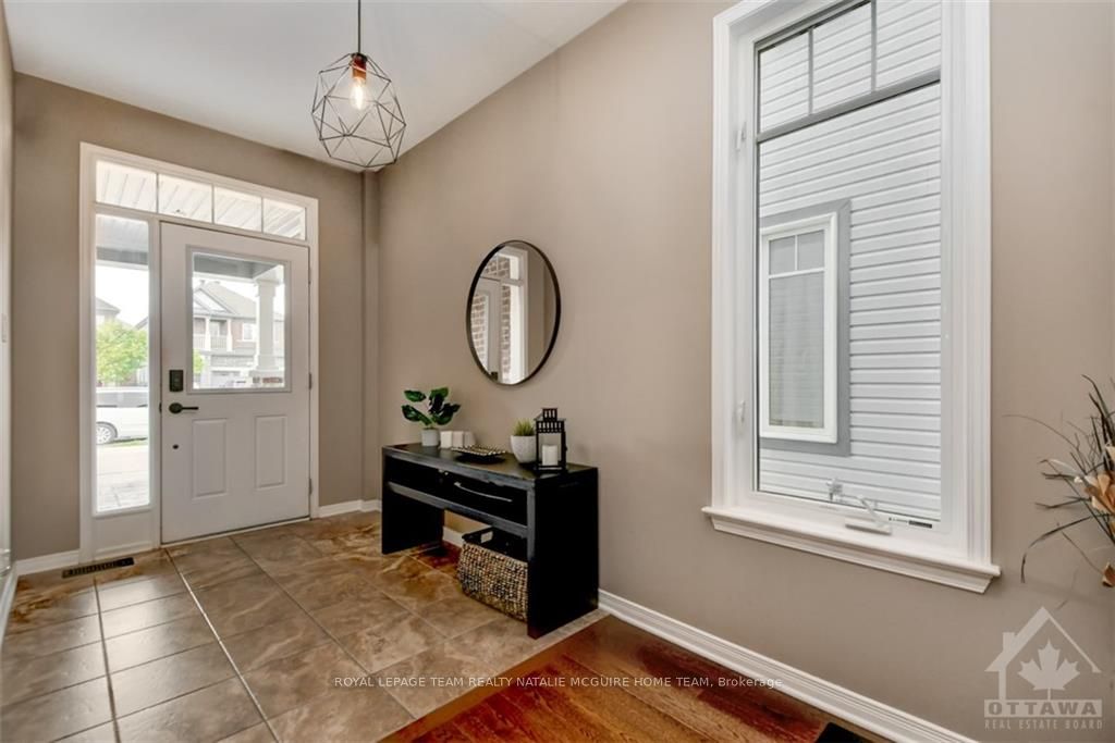 Photo 2 of 555 Rouncey Road, Ottawa, Kanata - Emerald Meadows/Trailwest — HOMEH
