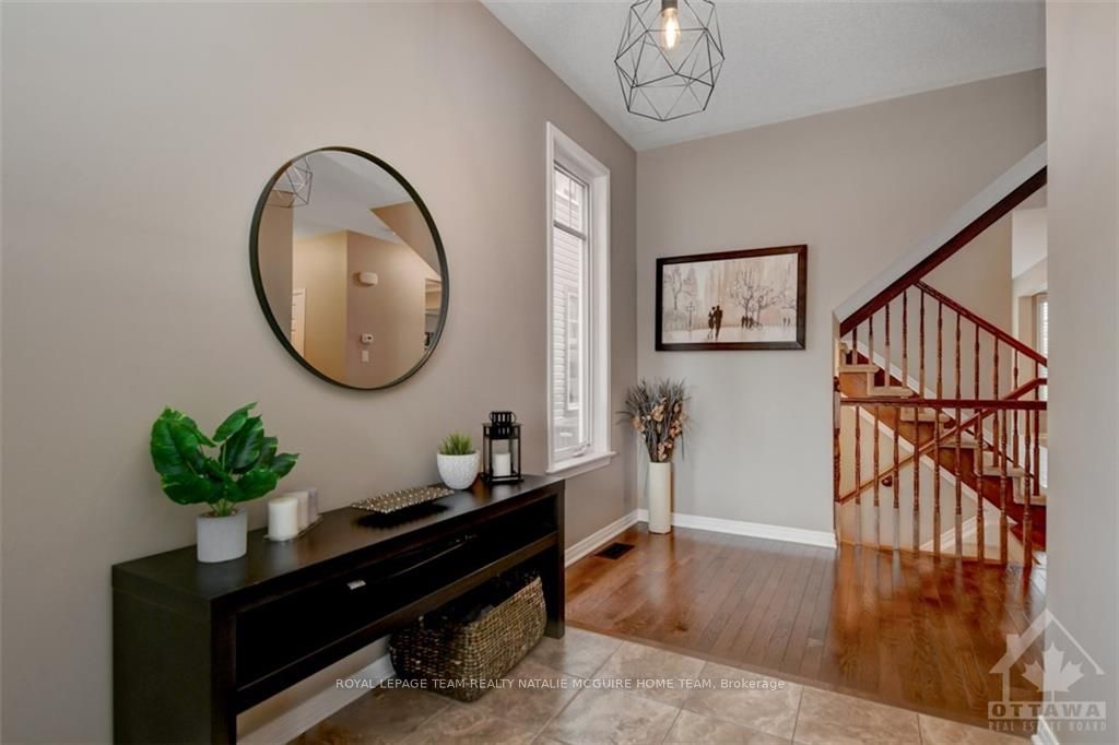 Photo 3 of 555 Rouncey Road, Ottawa, Kanata - Emerald Meadows/Trailwest — HOMEH