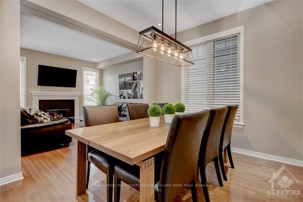 Photo 4 of 555 Rouncey Road, Ottawa, Kanata - Emerald Meadows/Trailwest — HOMEH