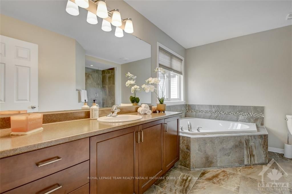 Photo 18 of 555 Rouncey Road, Ottawa, Kanata - Emerald Meadows/Trailwest — HOMEH
