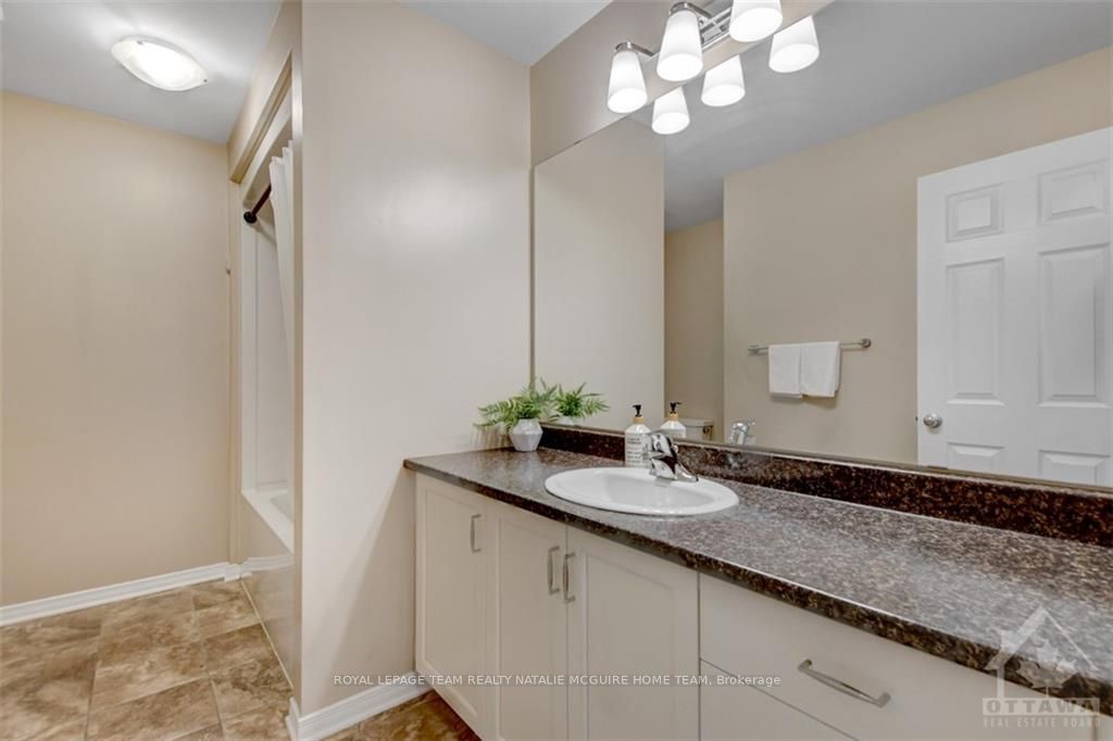 Photo 23 of 555 Rouncey Road, Ottawa, Kanata - Emerald Meadows/Trailwest — HOMEH