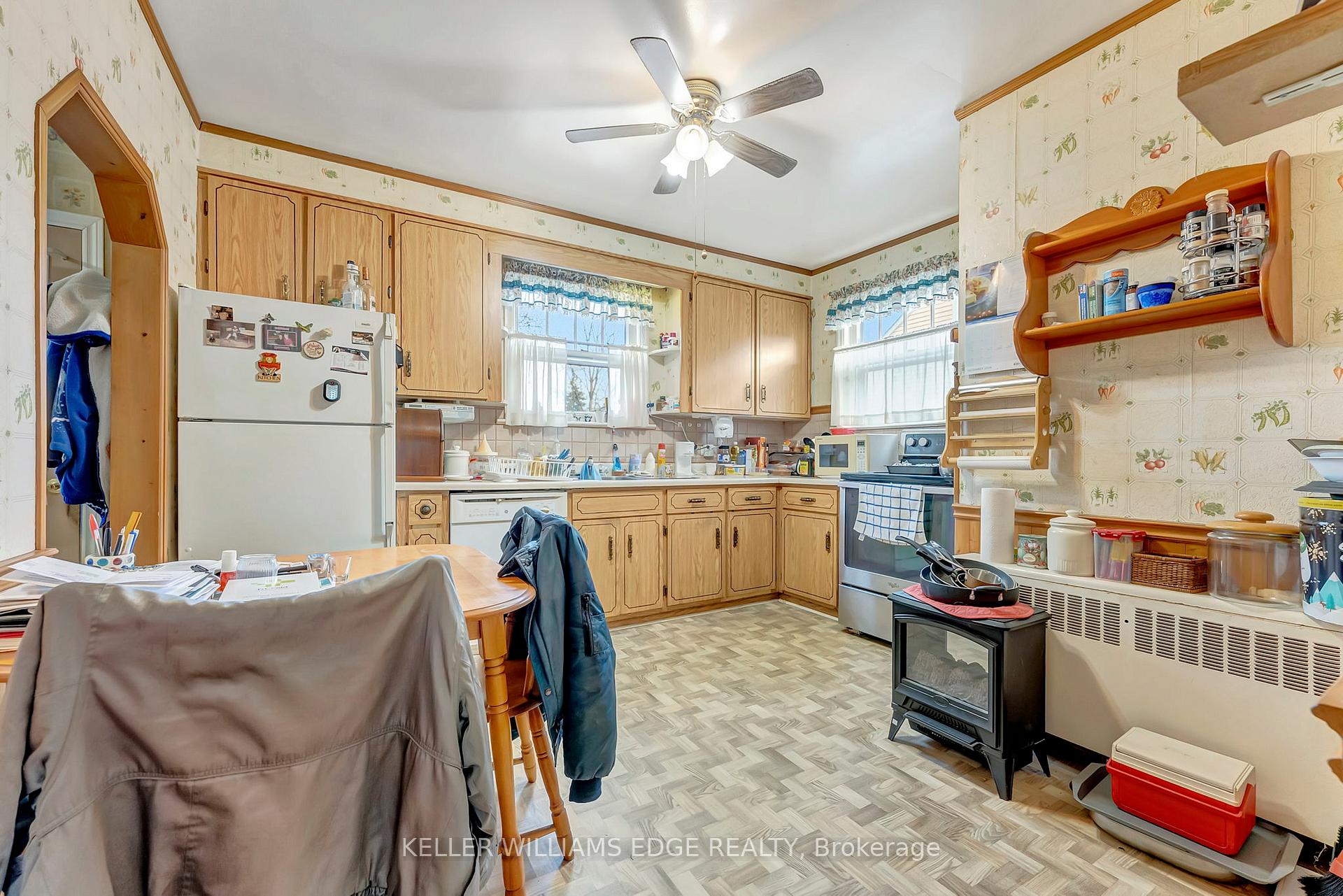 Photo 14 of 58 Fairview Road, Grimsby, Grimsby Beach — HOMEH