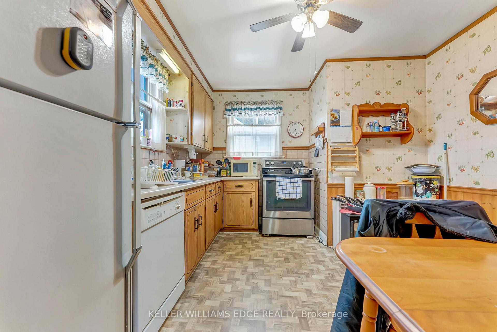 Photo 15 of 58 Fairview Road, Grimsby, Grimsby Beach — HOMEH