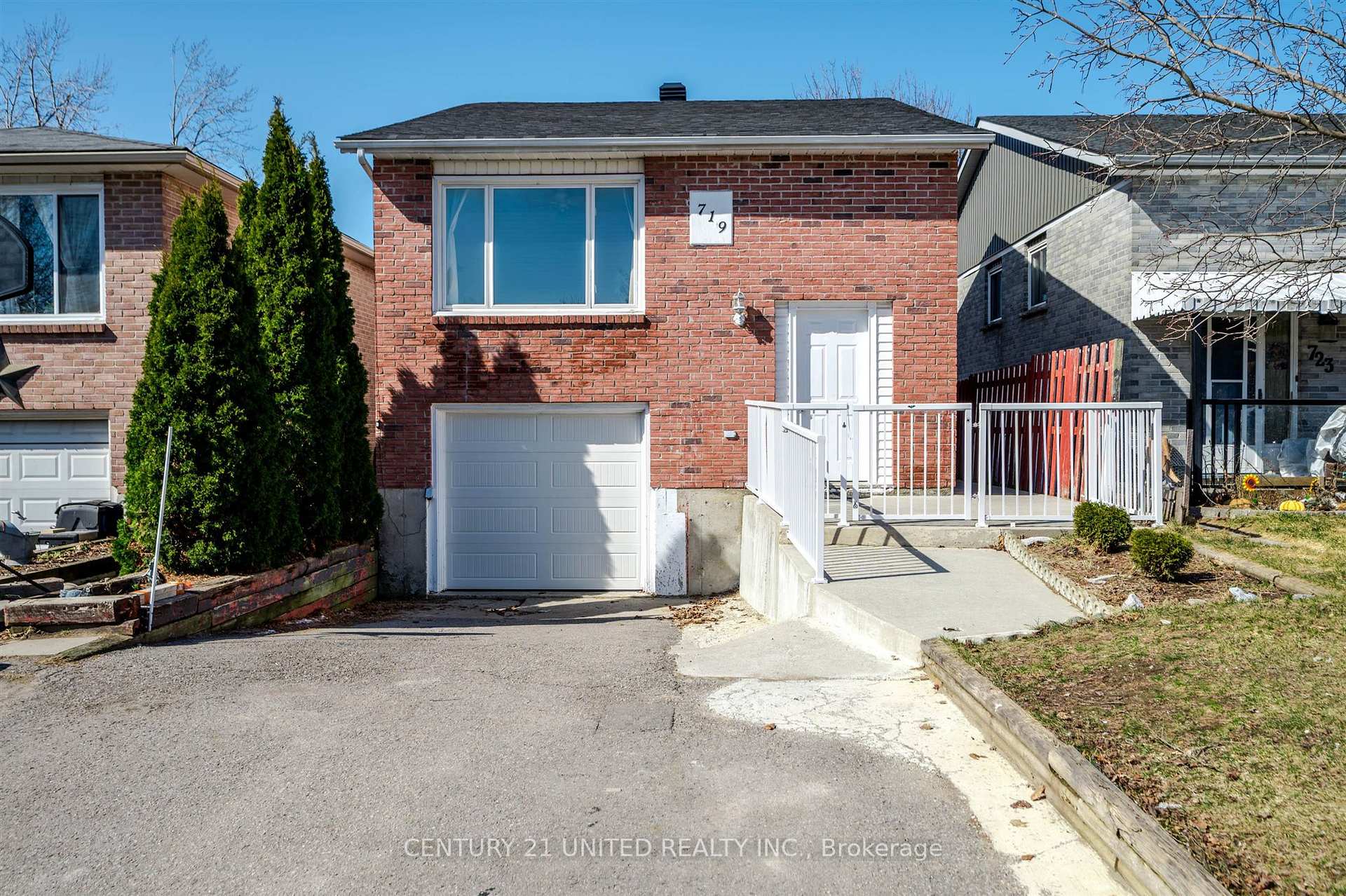 Front of 719 Mountain Ash Road