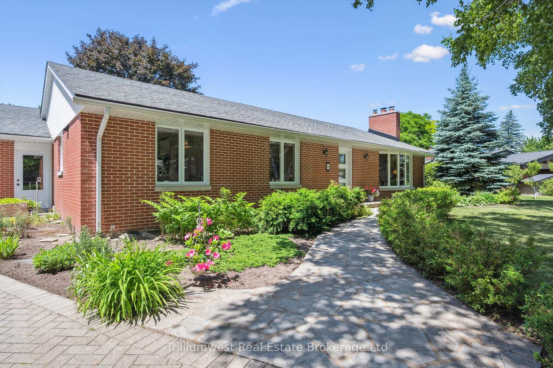 Photo 7 of 96 Callander Drive, Guelph, General Hospital — HOMEH