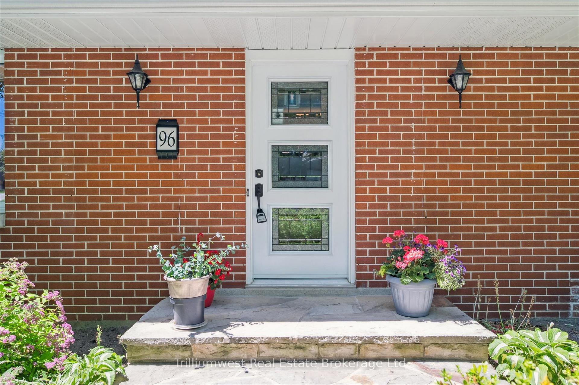 Photo 8 of 96 Callander Drive, Guelph, General Hospital — HOMEH