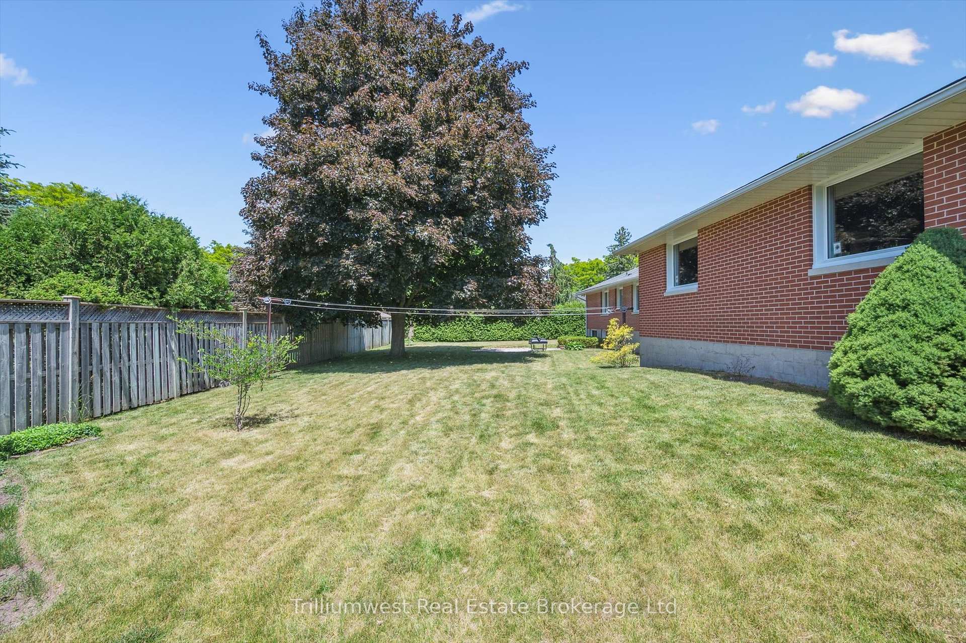 Photo 41 of 96 Callander Drive, Guelph, General Hospital — HOMEH