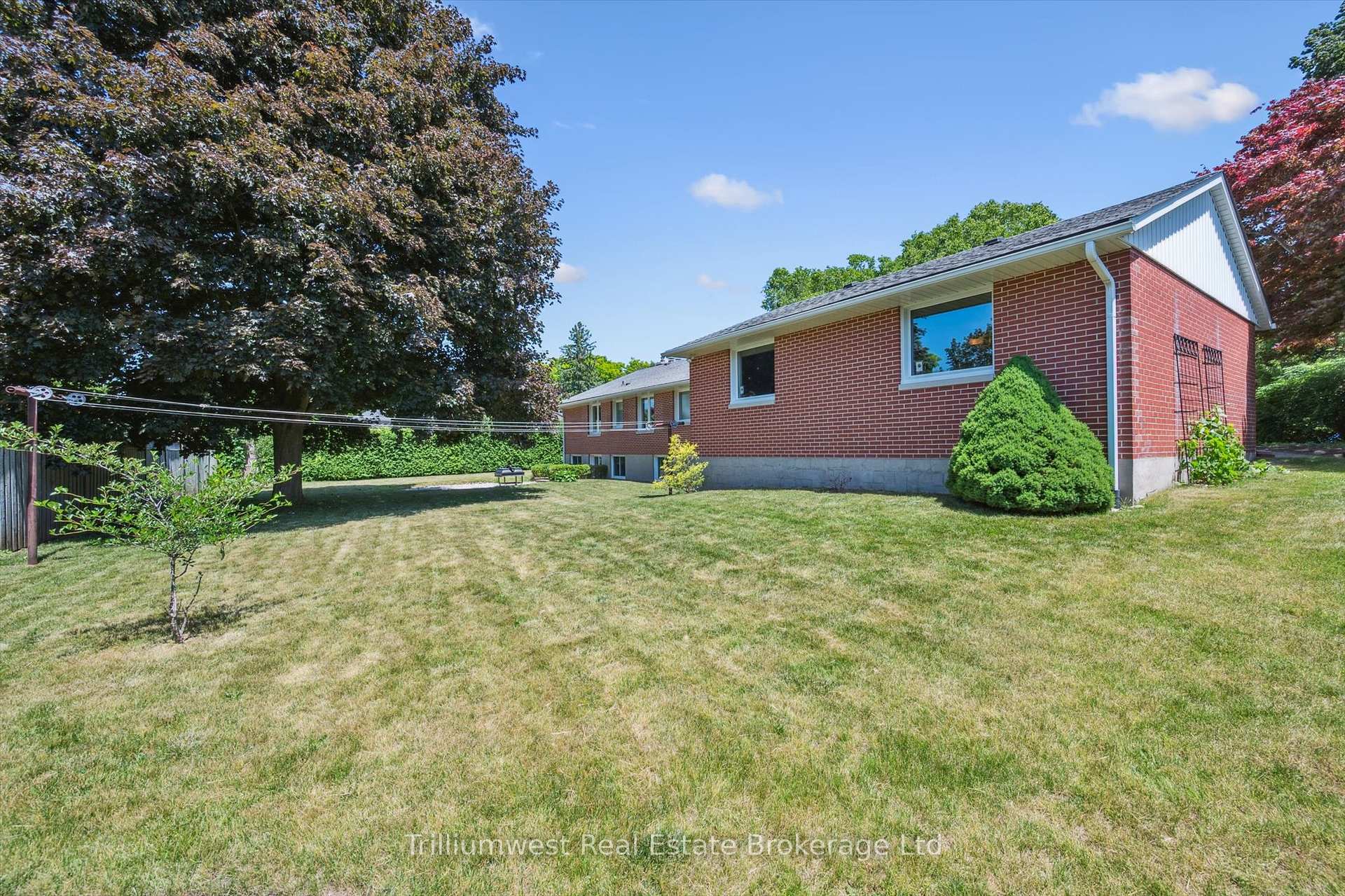 Photo 42 of 96 Callander Drive, Guelph, General Hospital — HOMEH
