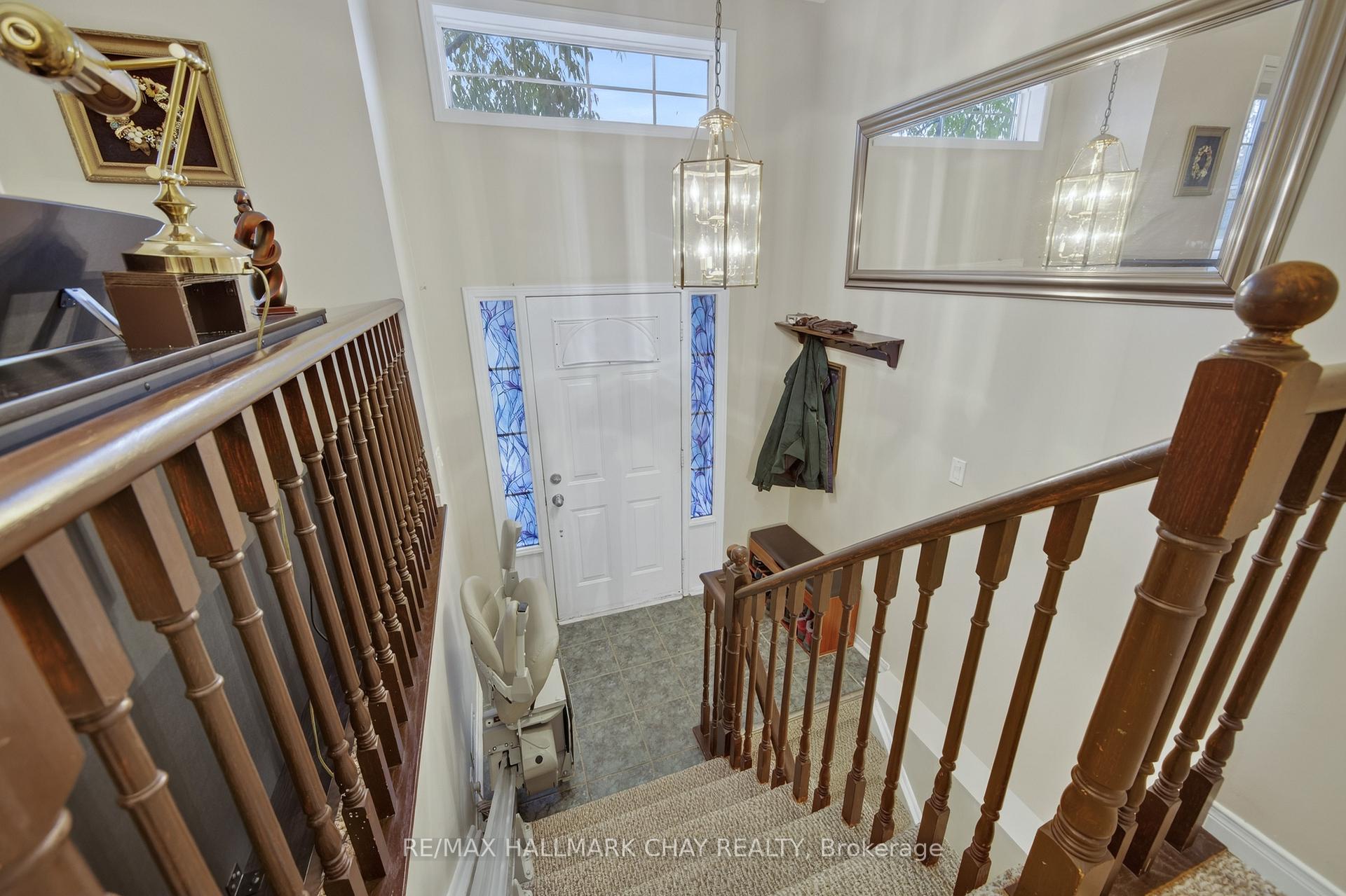 Photo 2 of 15 Webb Street, Barrie, Painswick North — HOMEH