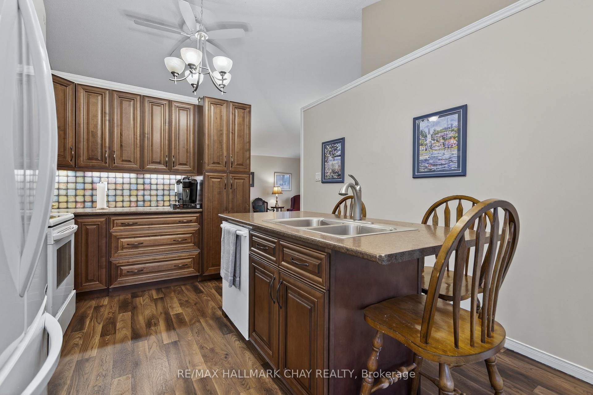 Photo 9 of 15 Webb Street, Barrie, Painswick North — HOMEH