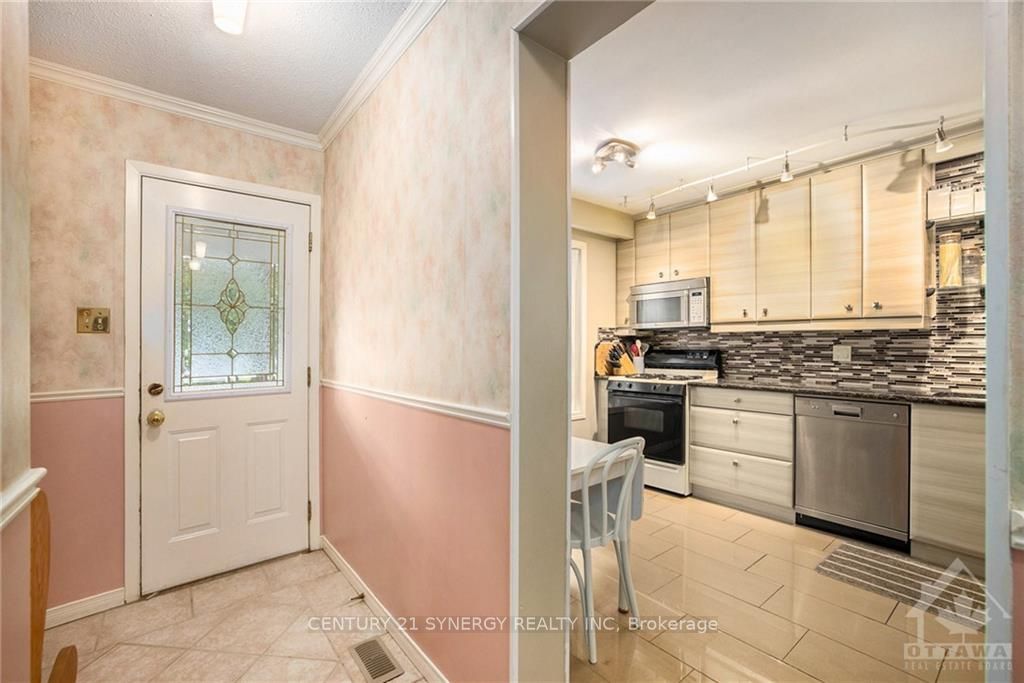 Photo 4 of 39 Rickey Place, Ottawa, Kanata - Glencairn/Hazeldean — HOMEH