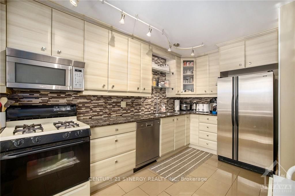 Photo 6 of 39 Rickey Place, Ottawa, Kanata - Glencairn/Hazeldean — HOMEH