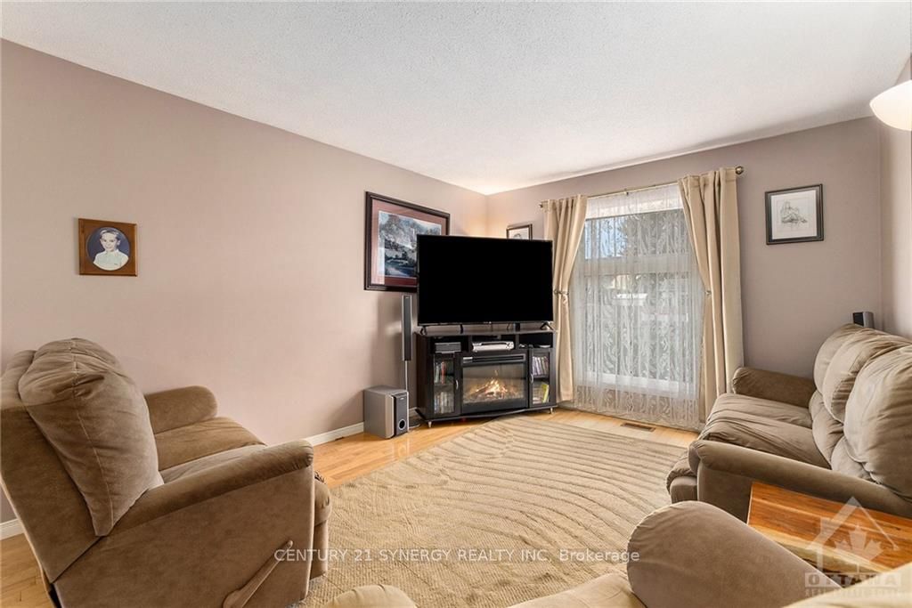 Photo 11 of 39 Rickey Place, Ottawa, Kanata - Glencairn/Hazeldean — HOMEH