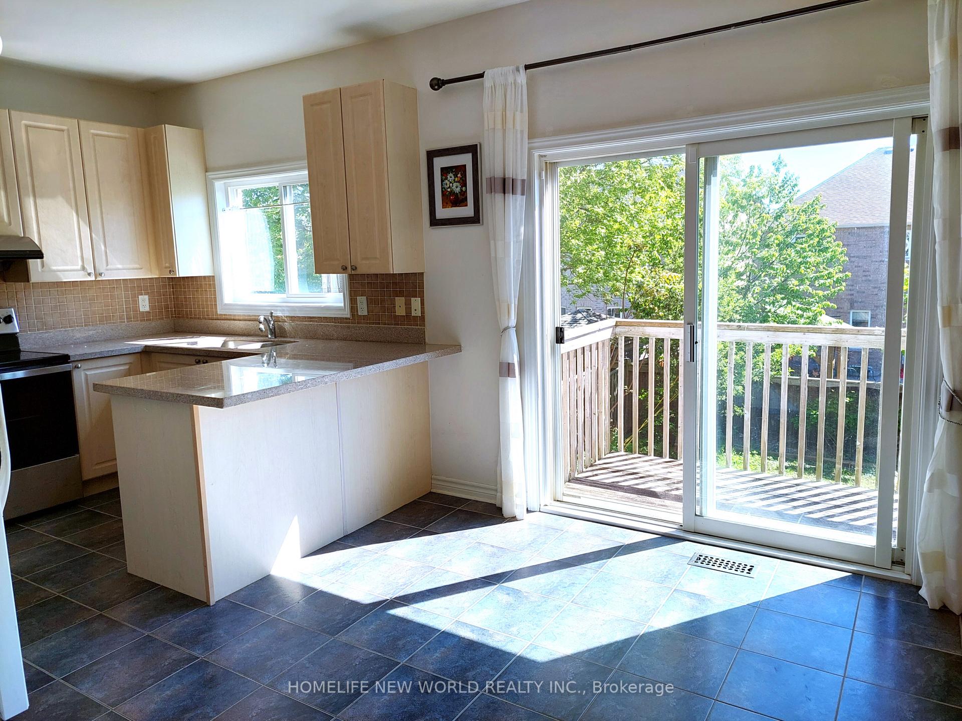 Photo 4 of 223 Bilbrough Street, Aurora, Bayview Northeast — HOMEH