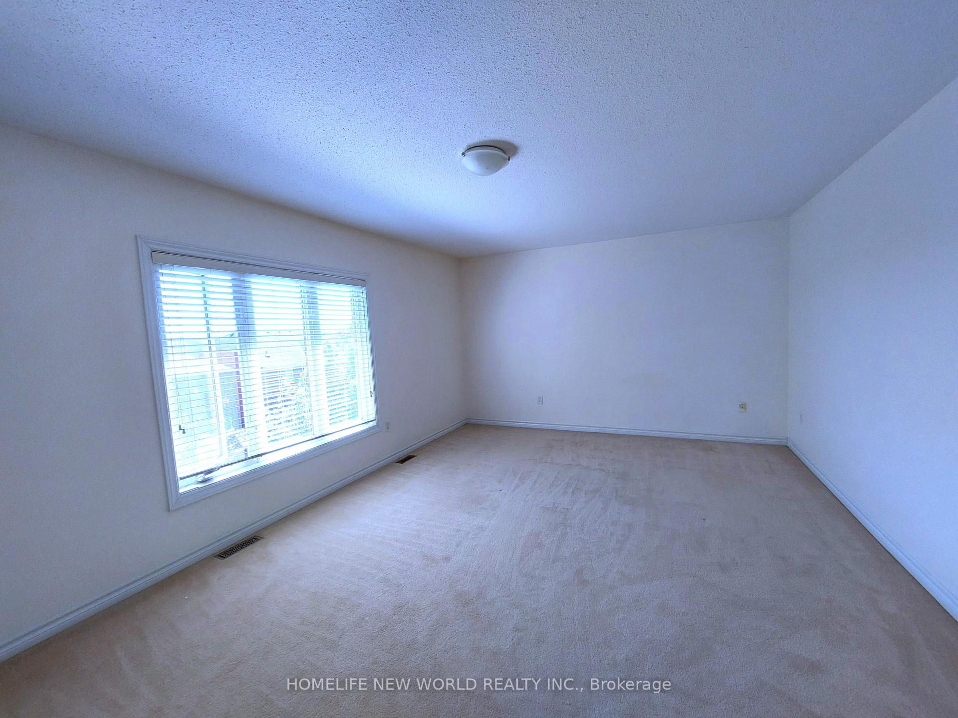 Photo 8 of 223 Bilbrough Street, Aurora, Bayview Northeast — HOMEH