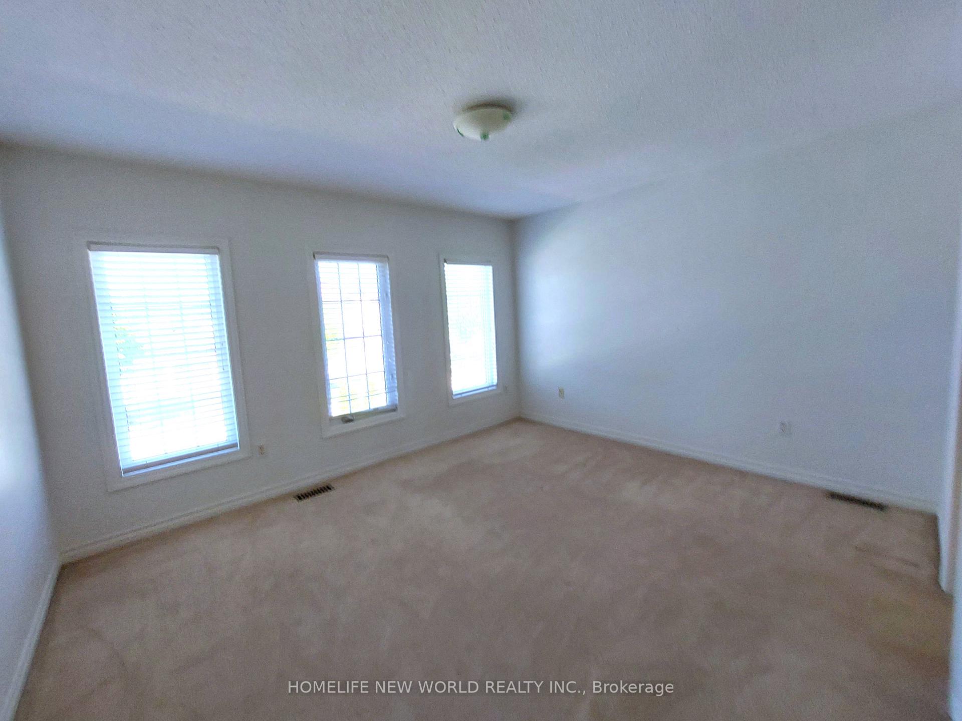 Photo 12 of 223 Bilbrough Street, Aurora, Bayview Northeast — HOMEH