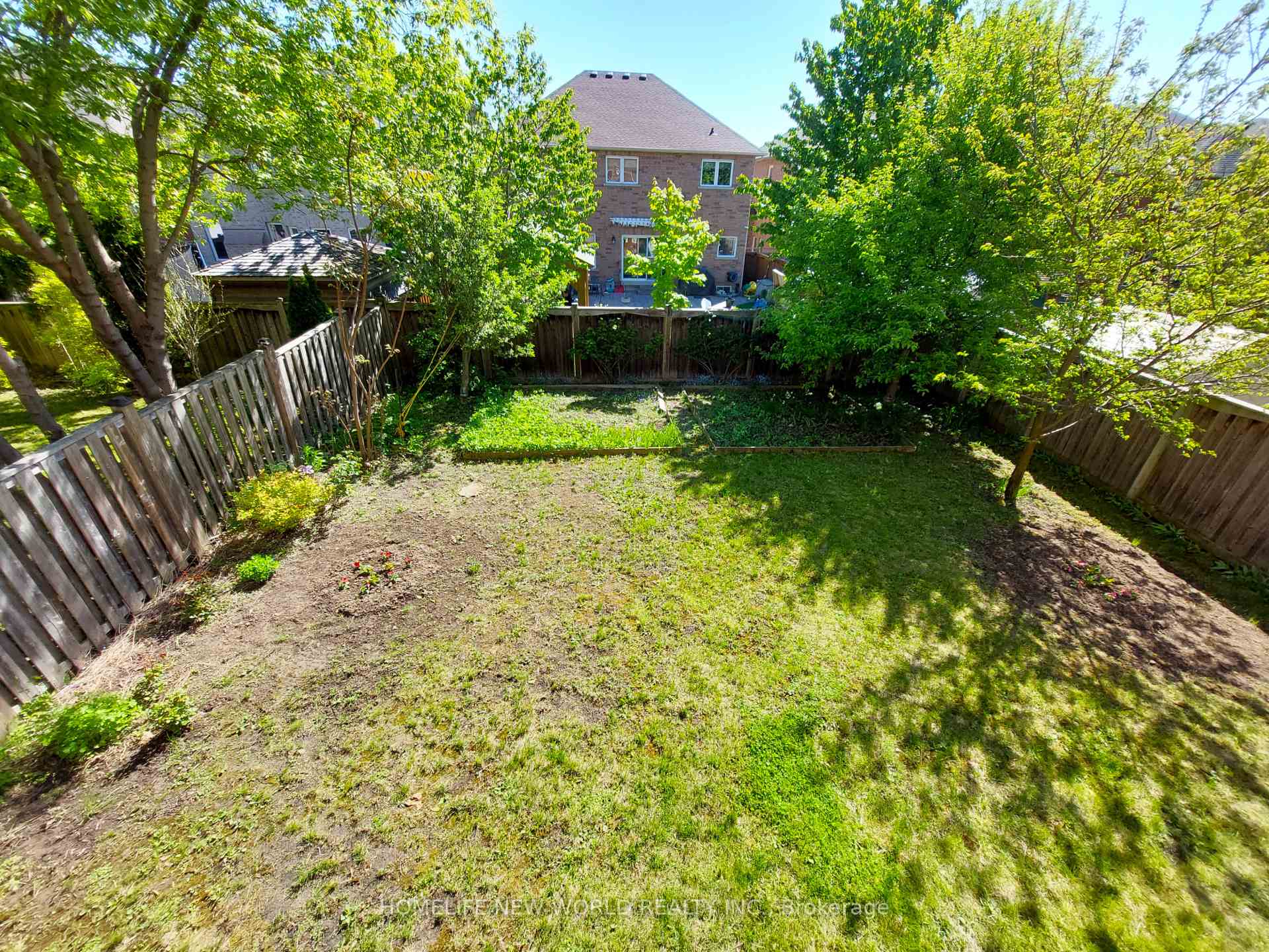 Photo 17 of 223 Bilbrough Street, Aurora, Bayview Northeast — HOMEH