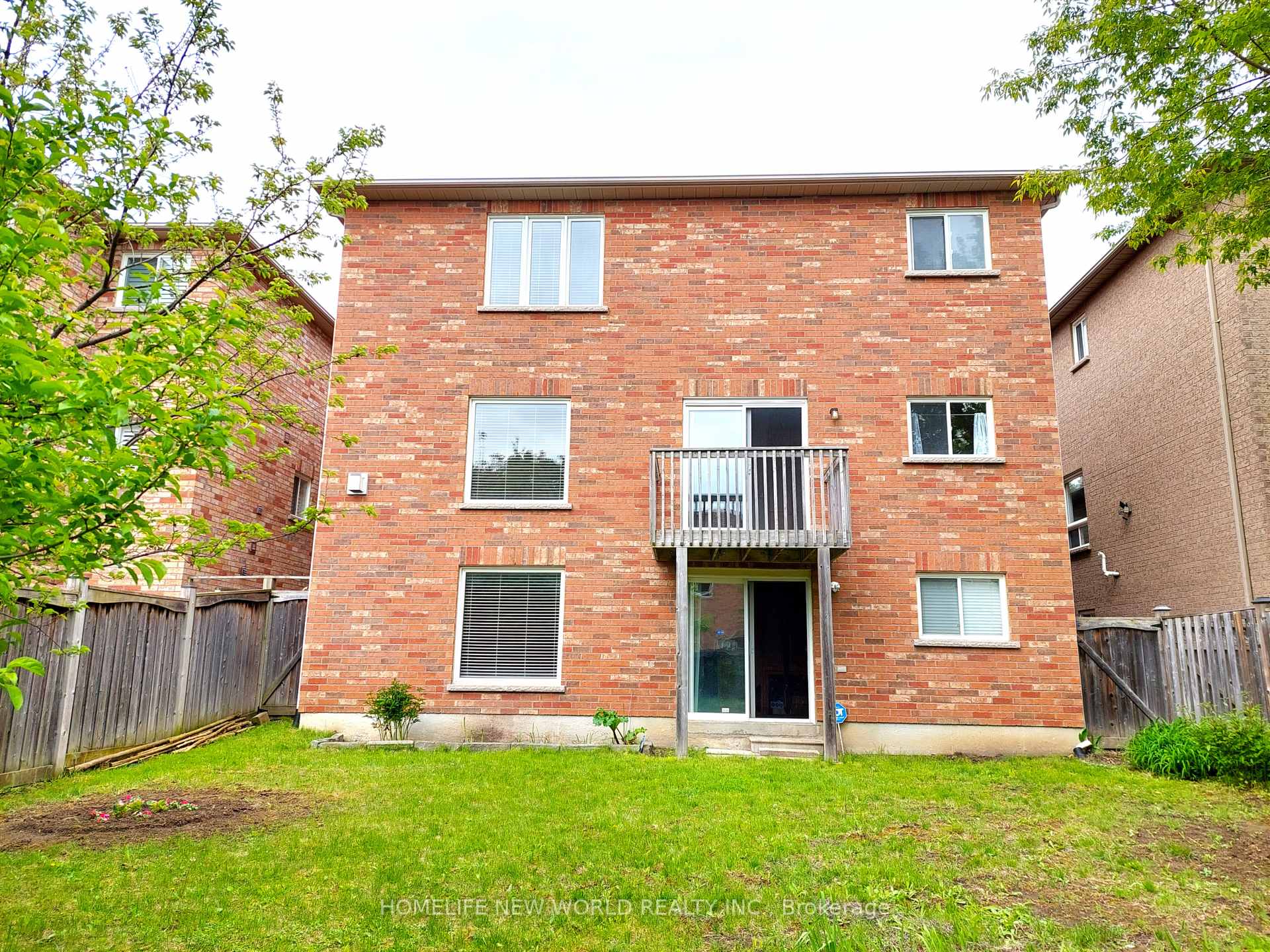 Photo 18 of 223 Bilbrough Street, Aurora, Bayview Northeast — HOMEH