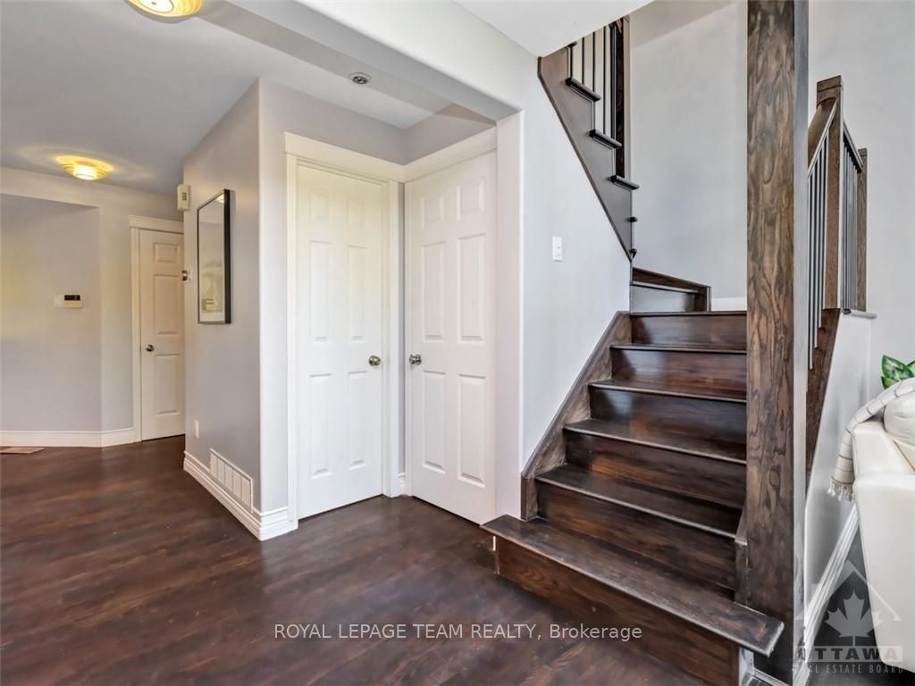 Photo 3 of 22 Evanshen Crescent, Ottawa, Kanata - Kanata Lakes/Heritage Hills — HOMEH