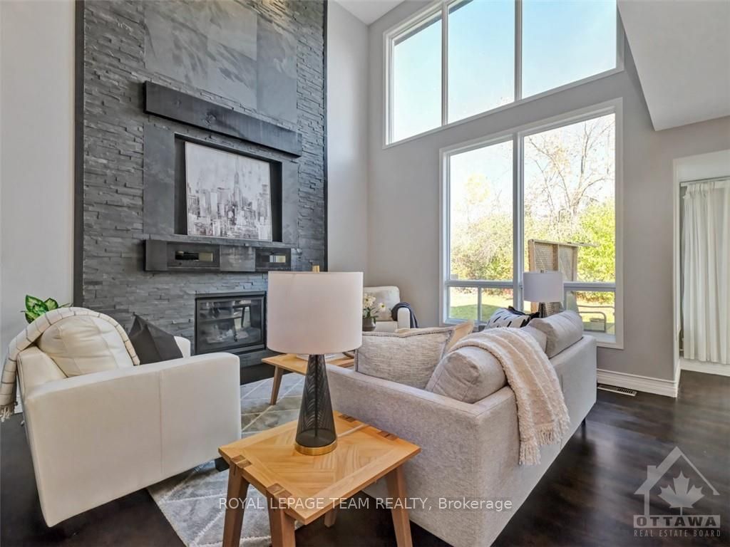 Photo 4 of 22 Evanshen Crescent, Ottawa, Kanata - Kanata Lakes/Heritage Hills — HOMEH
