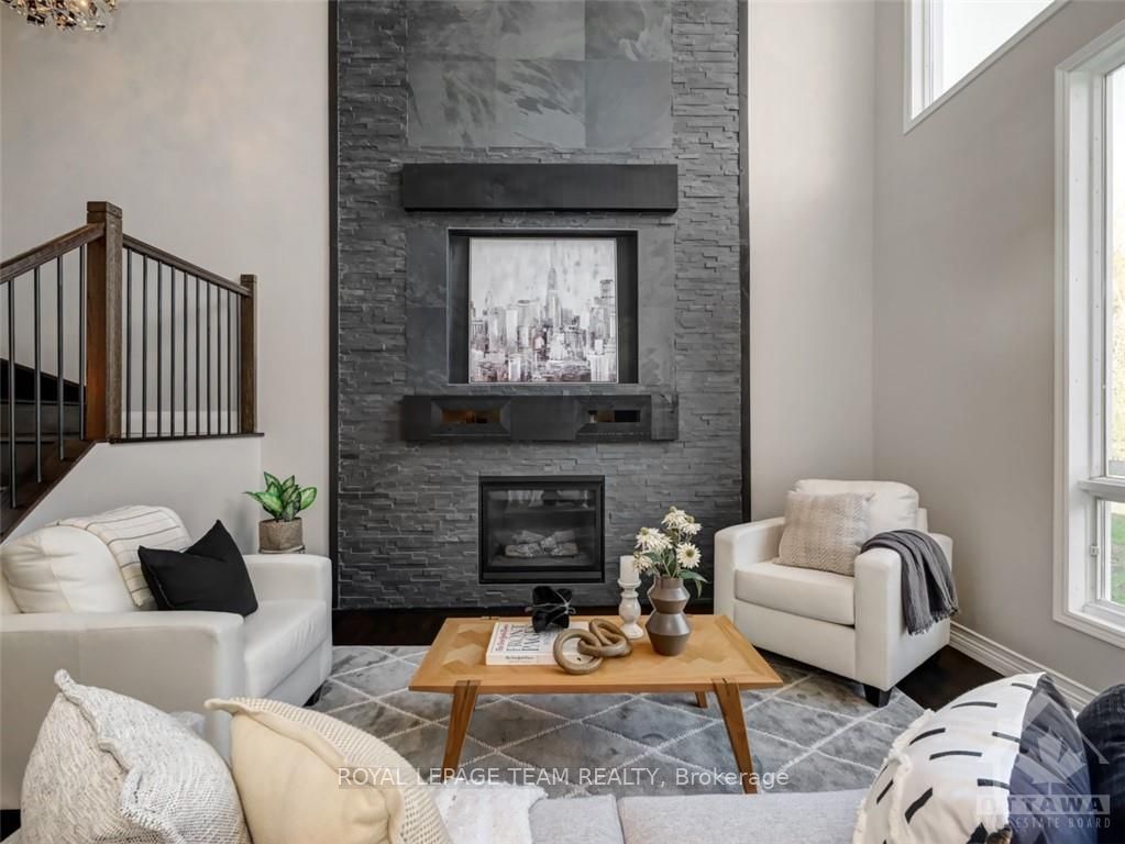 Photo 5 of 22 Evanshen Crescent, Ottawa, Kanata - Kanata Lakes/Heritage Hills — HOMEH