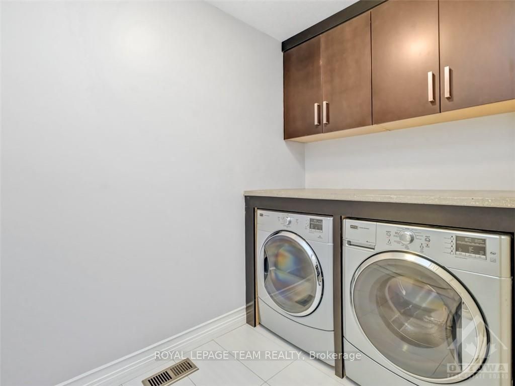 Photo 11 of 22 Evanshen Crescent, Ottawa, Kanata - Kanata Lakes/Heritage Hills — HOMEH