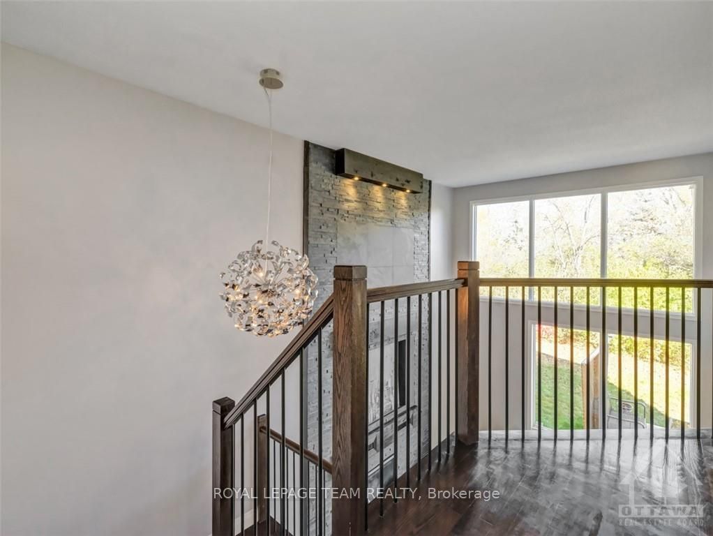 Photo 12 of 22 Evanshen Crescent, Ottawa, Kanata - Kanata Lakes/Heritage Hills — HOMEH