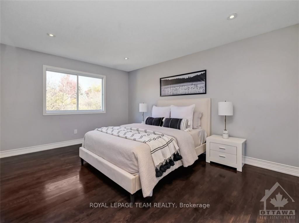 Photo 15 of 22 Evanshen Crescent, Ottawa, Kanata - Kanata Lakes/Heritage Hills — HOMEH