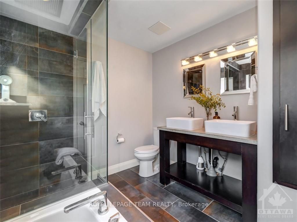 Photo 16 of 22 Evanshen Crescent, Ottawa, Kanata - Kanata Lakes/Heritage Hills — HOMEH