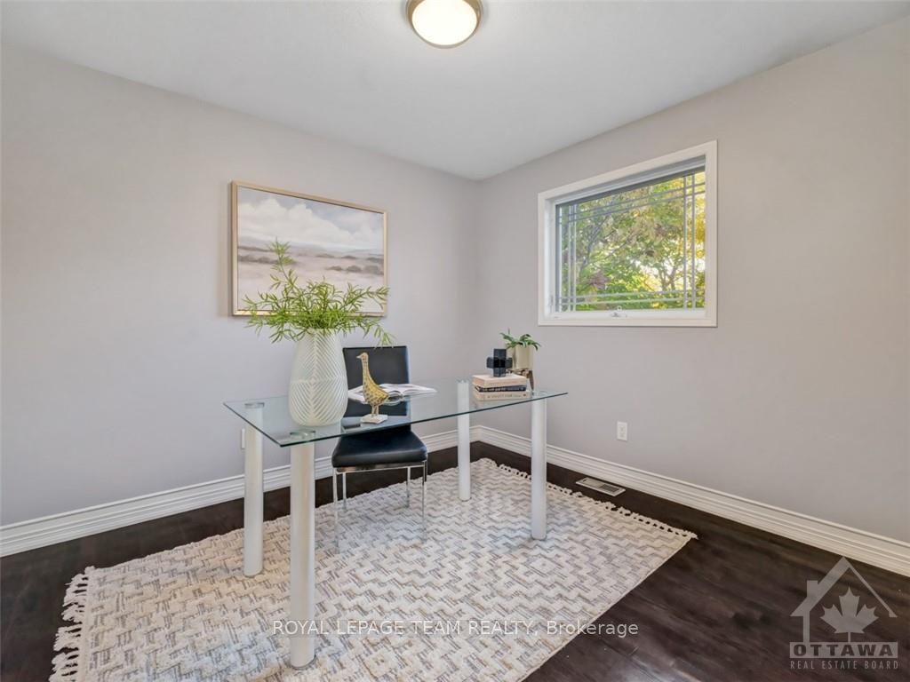 Photo 19 of 22 Evanshen Crescent, Ottawa, Kanata - Kanata Lakes/Heritage Hills — HOMEH