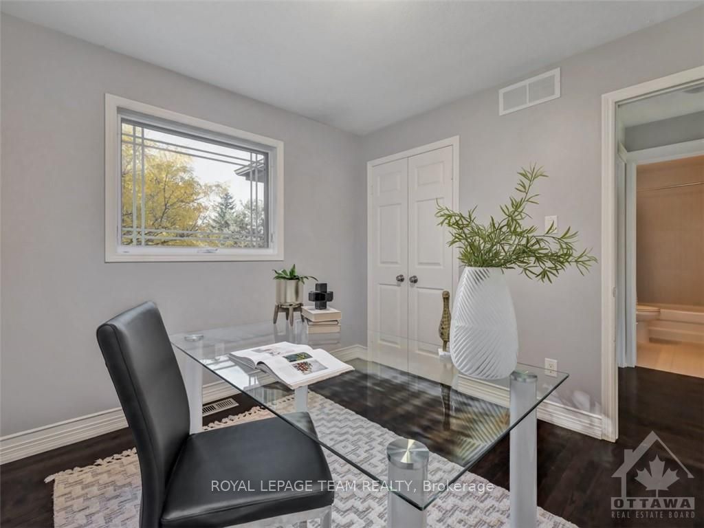 Photo 20 of 22 Evanshen Crescent, Ottawa, Kanata - Kanata Lakes/Heritage Hills — HOMEH