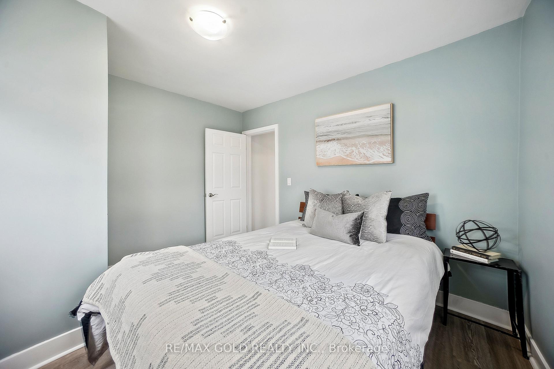 Photo 9 of 27 Lakeview Avenue, Grimsby, Grimsby Beach — HOMEH