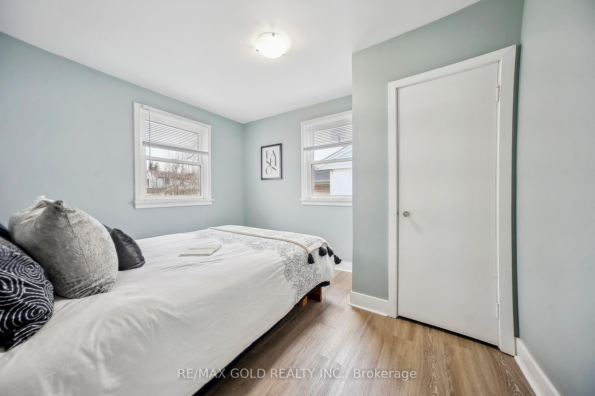 Photo 10 of 27 Lakeview Avenue, Grimsby, Grimsby Beach — HOMEH