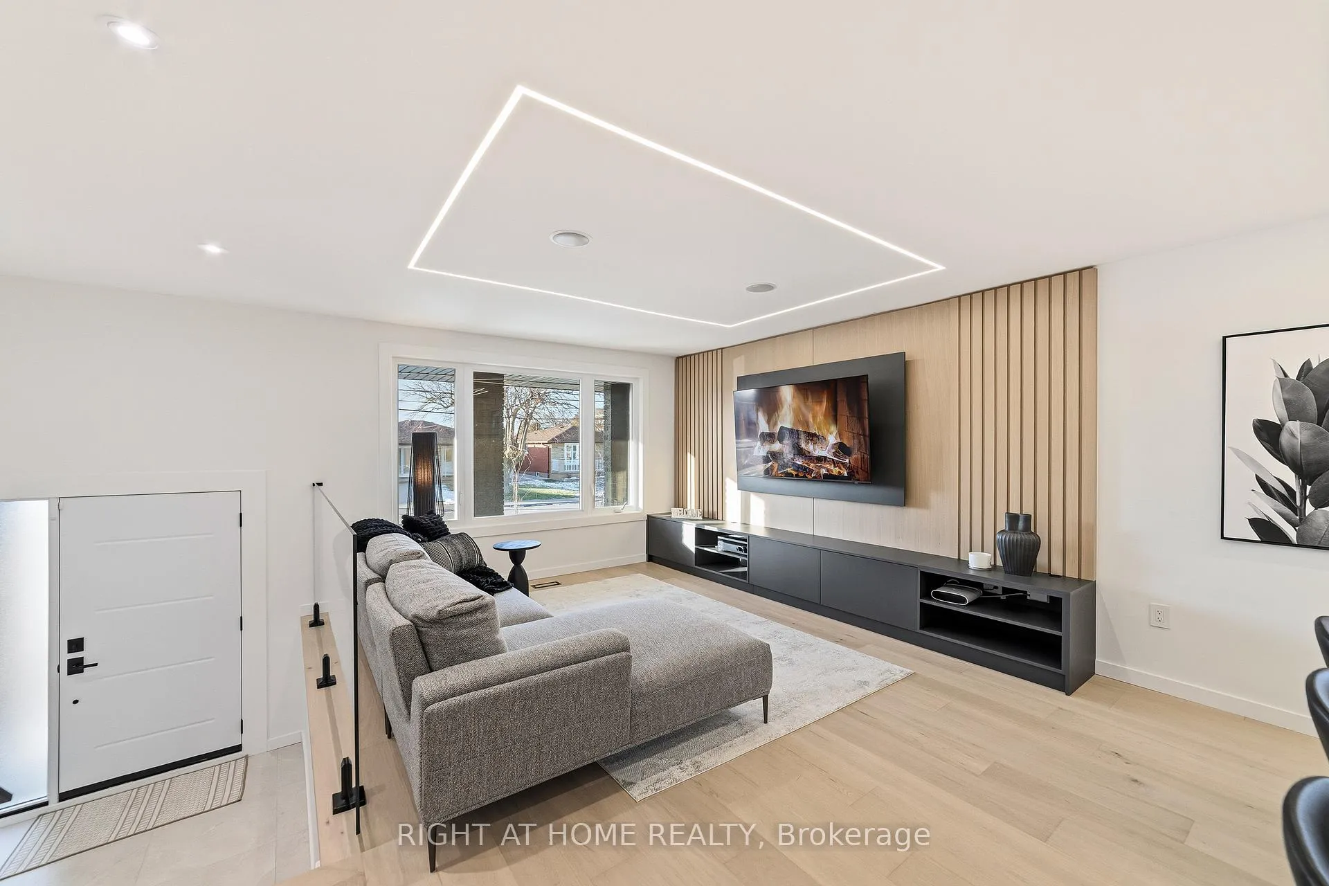 Photo 4 of 146 Kenora Avenue, Hamilton, Kentley — HOMEH