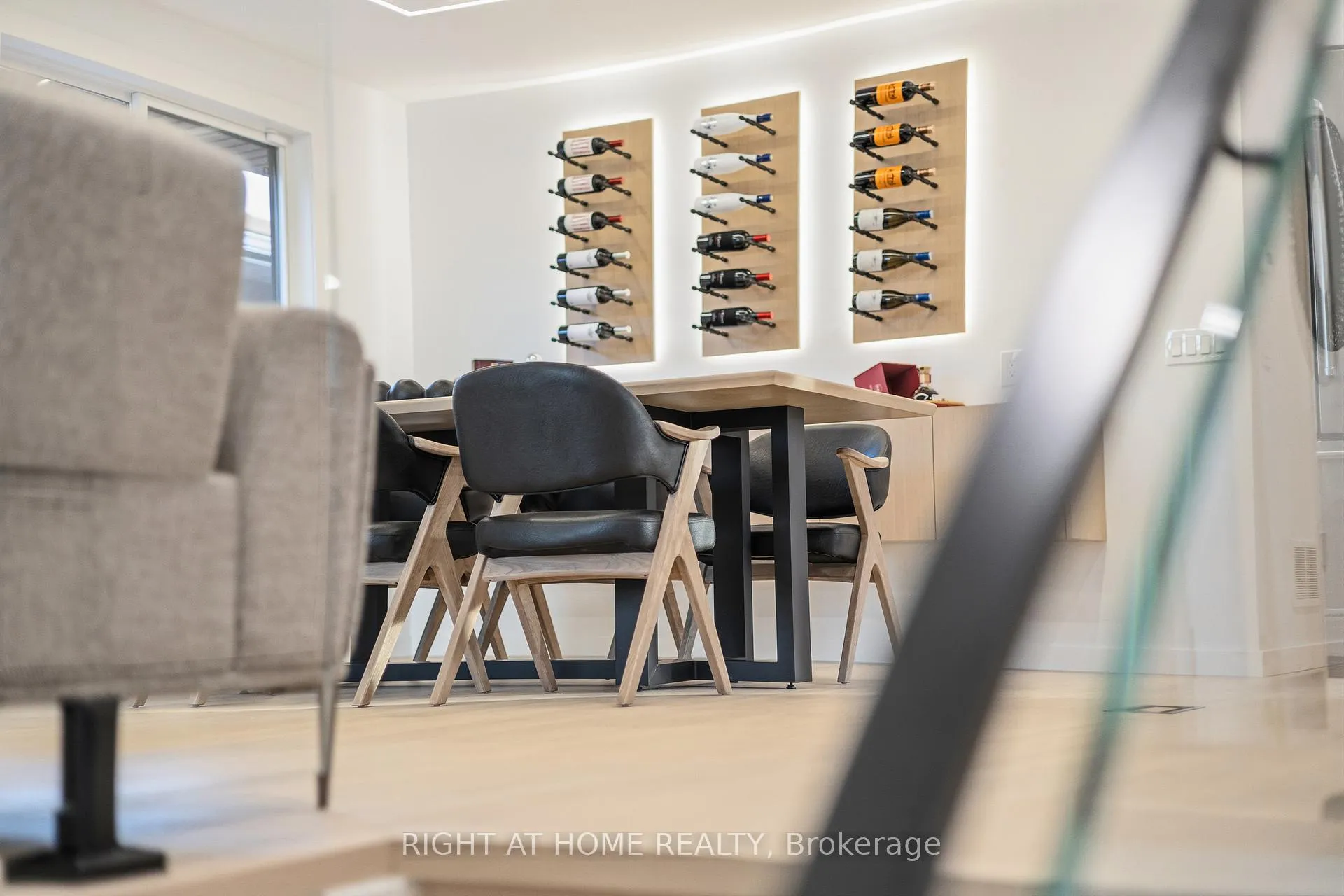 Photo 5 of 146 Kenora Avenue, Hamilton, Kentley — HOMEH