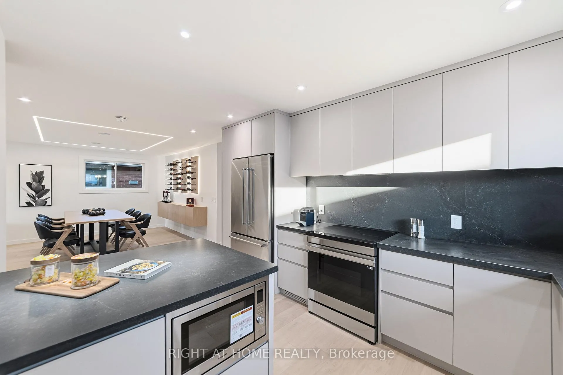 Photo 14 of 146 Kenora Avenue, Hamilton, Kentley — HOMEH