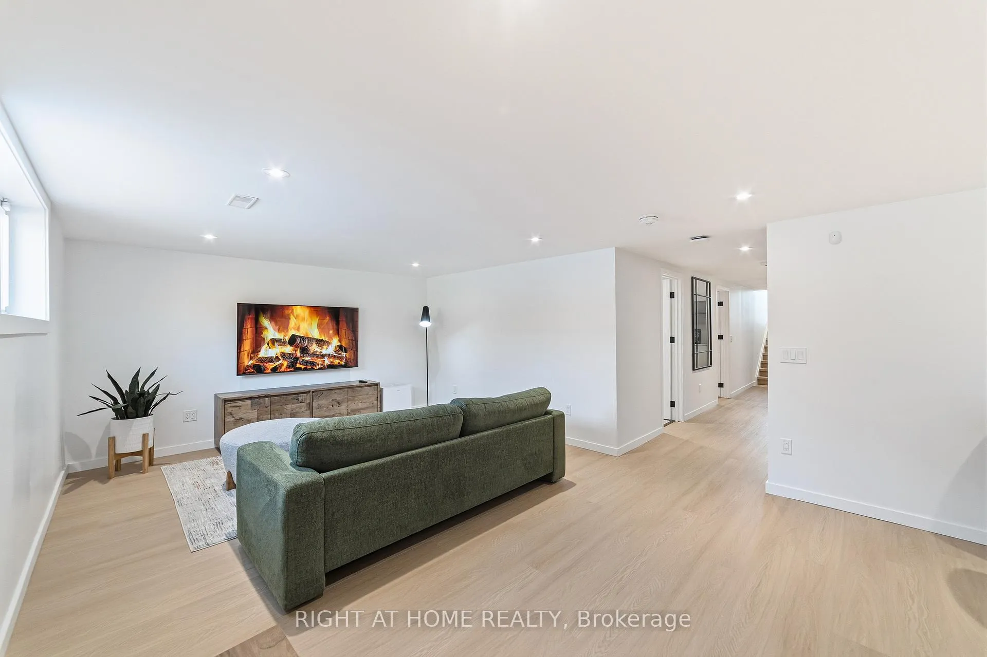 Photo 28 of 146 Kenora Avenue, Hamilton, Kentley — HOMEH