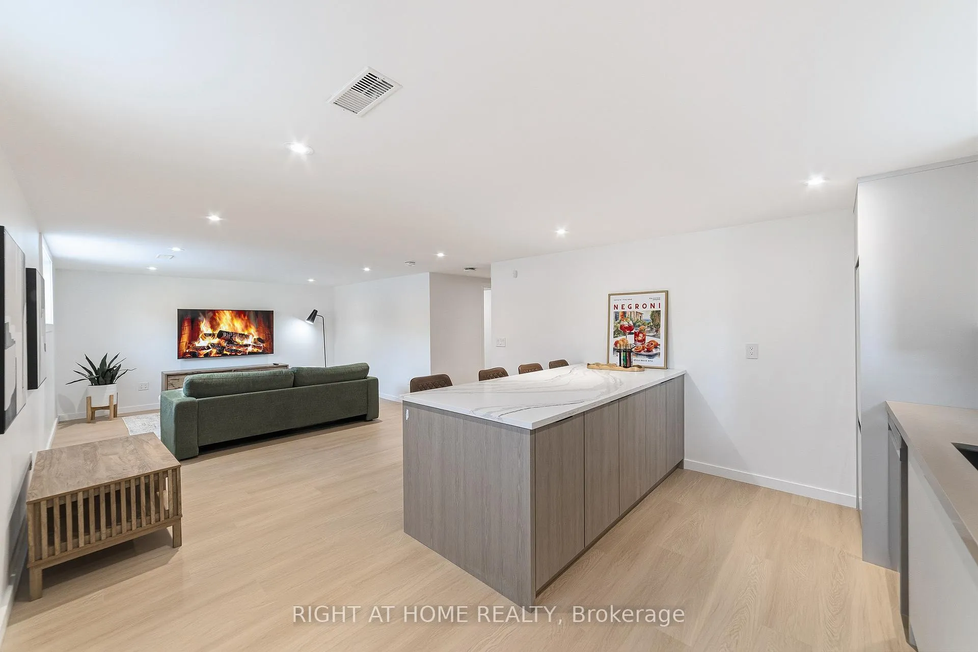Photo 34 of 146 Kenora Avenue, Hamilton, Kentley — HOMEH