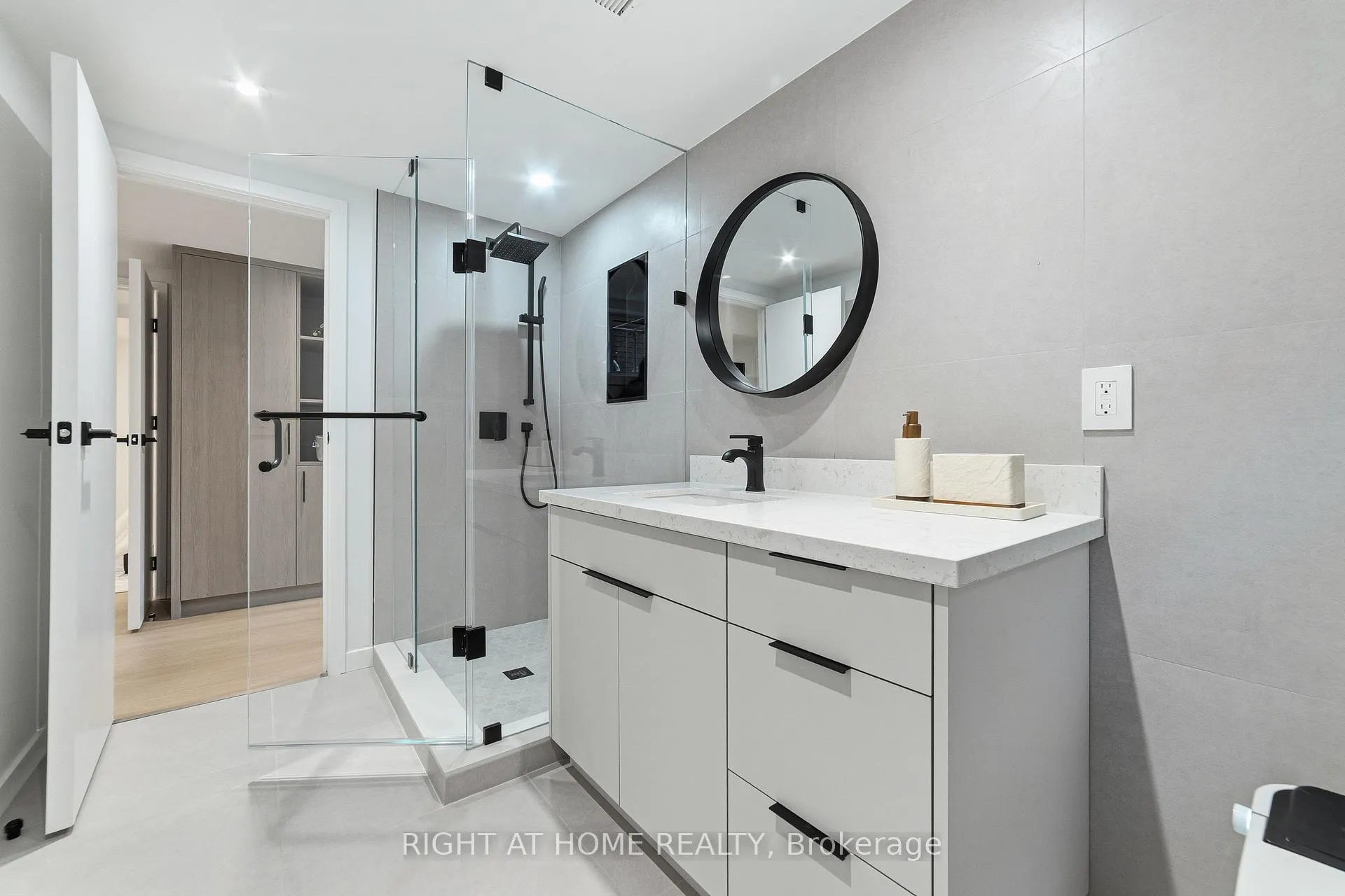 Photo 37 of 146 Kenora Avenue, Hamilton, Kentley — HOMEH
