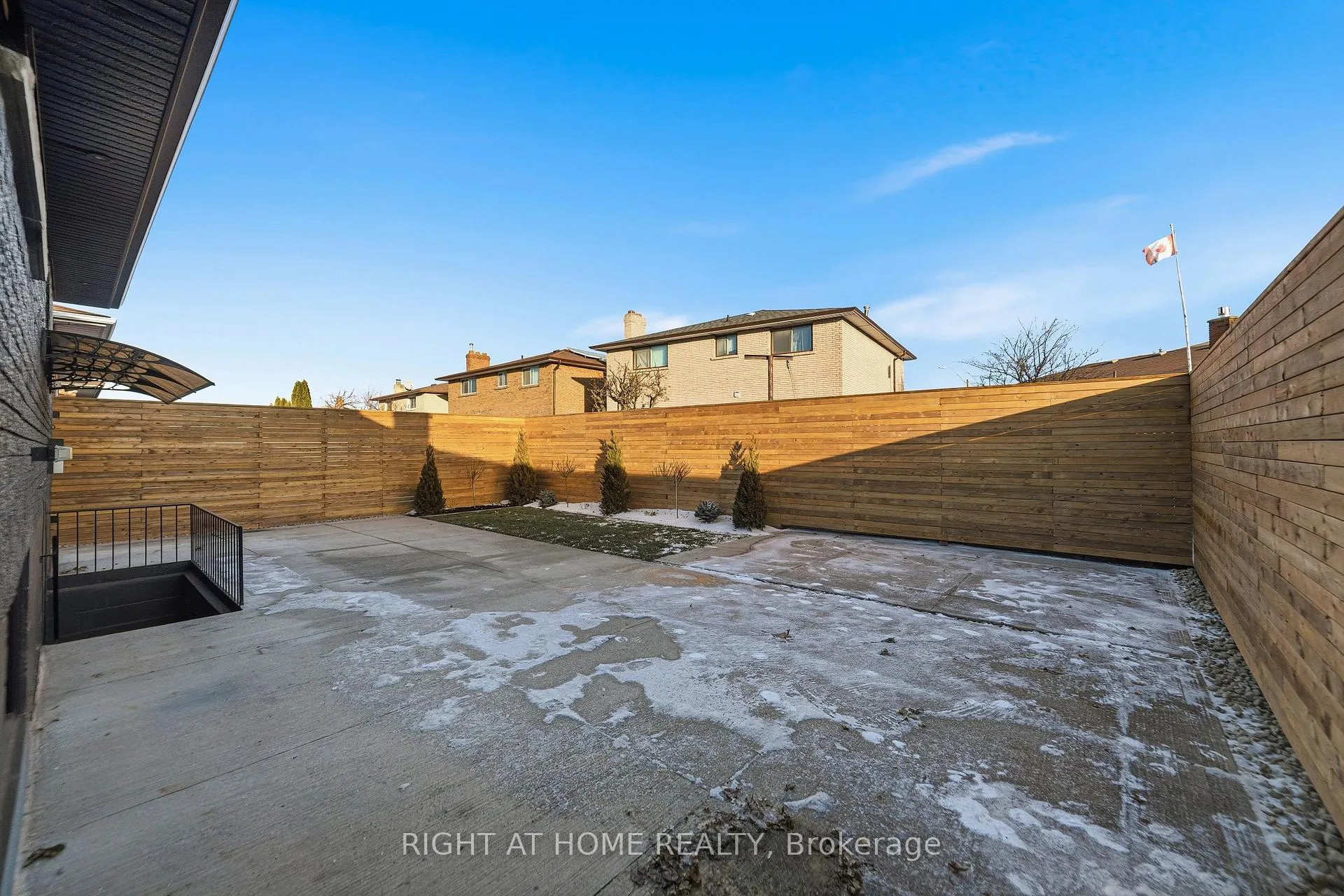 Photo 43 of 146 Kenora Avenue, Hamilton, Kentley — HOMEH